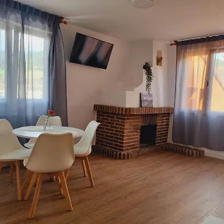 Maile Apartment *